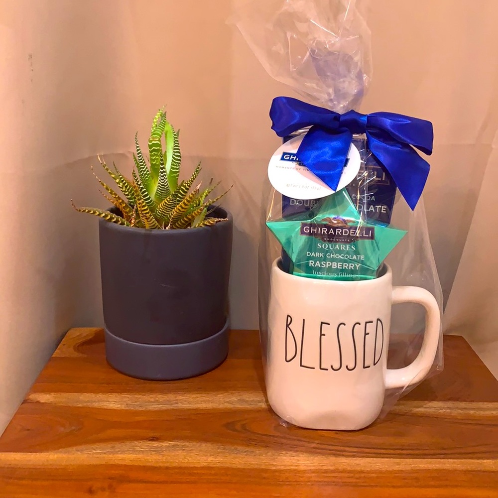 RAE DUNN MUG